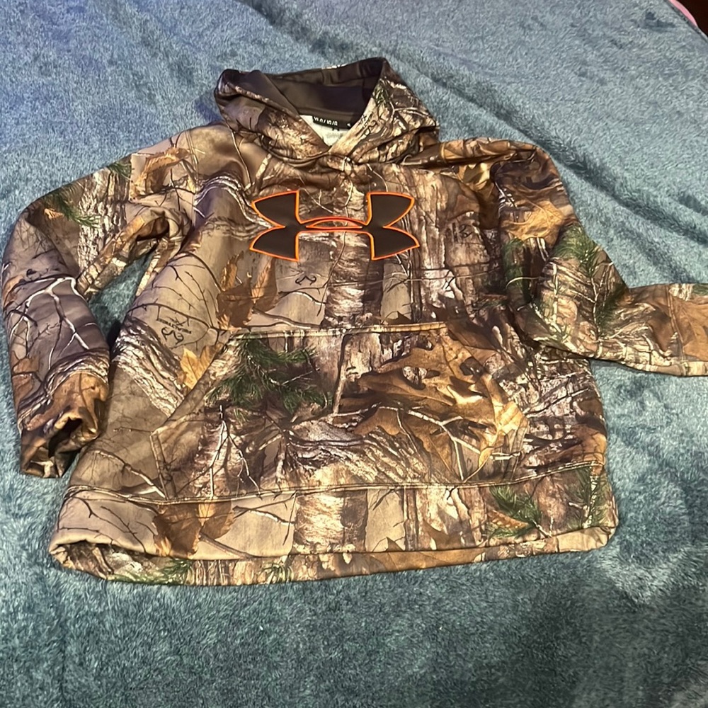 Youth Large Under Armour Real Tree camo sweatshirt, like new